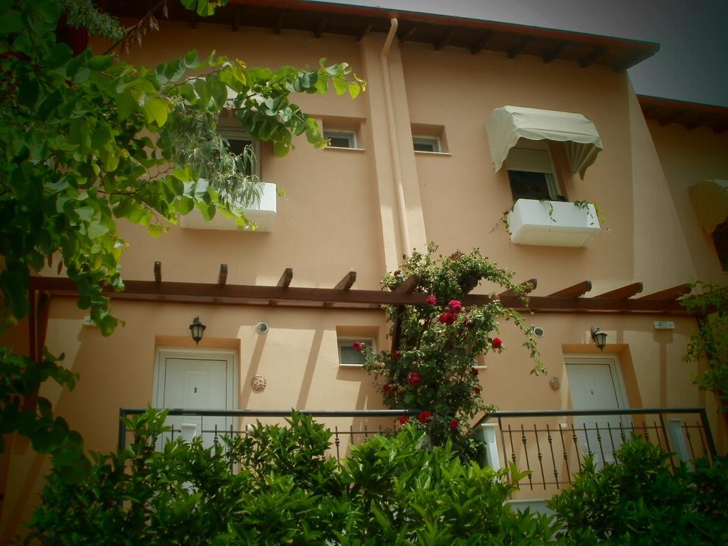 Phyllis Maisonettes Kallithea  Экстерьер фото